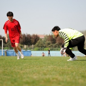 思源足球抓拍（过人）