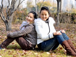 城运公园的母女俩