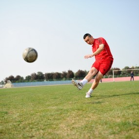 思源足球抓拍（射门）