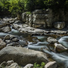 秦岭印象——清泉石上流