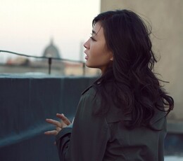 最近网上瞎转悠...看到的一张片子...为什么颜色那么舒服？？