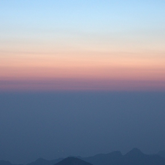 【2012.8.28】晚-----夜爬华山—目标华山东峰朝阳殿…………
