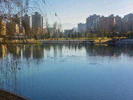 长安中央公园人工湖