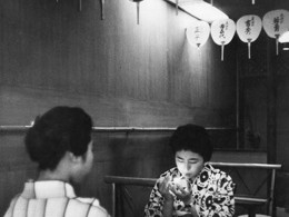 美国摄影师记录二战后的日本女人们