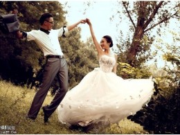 去年拍的几张婚纱{ps：我不拍婚纱照}