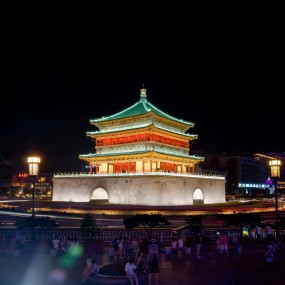 钟楼经典片很多，但是我依然想拍钟楼，希望有所突破。